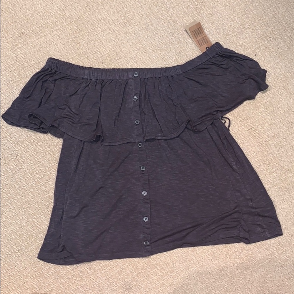 American Eagle off the shoulder top